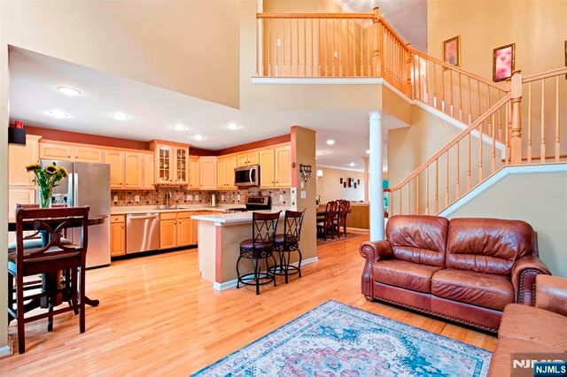 16 Magnolia Way, North Haledon, NJ 07508