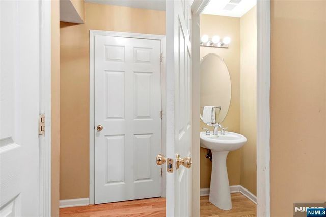 16 Magnolia Way, North Haledon, NJ 07508