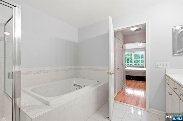 16 Magnolia Way, North Haledon, NJ 07508