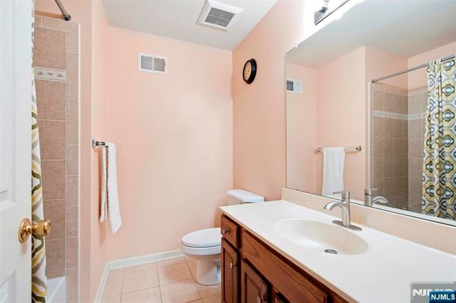 16 Magnolia Way, North Haledon, NJ 07508
