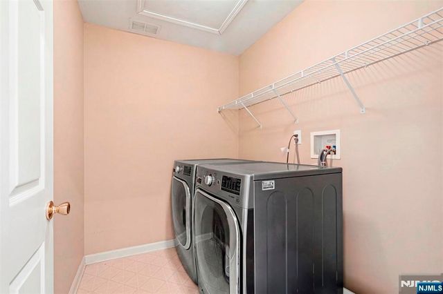16 Magnolia Way, North Haledon, NJ 07508