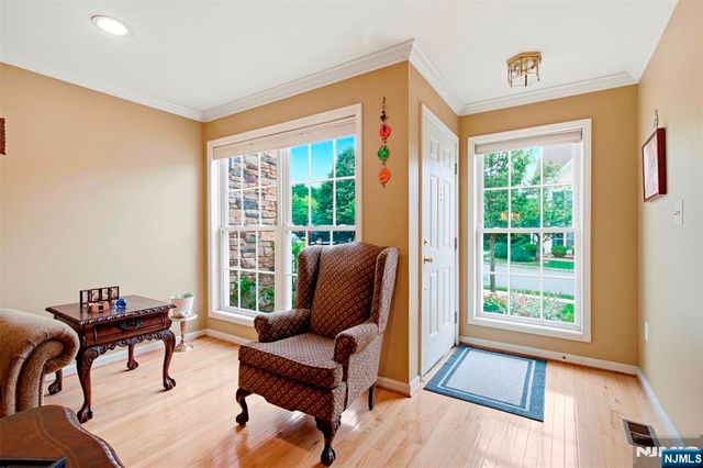 16 Magnolia Way, North Haledon, NJ 07508