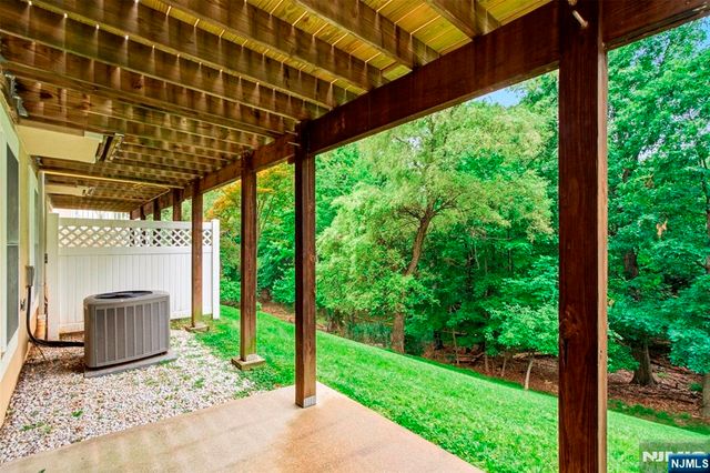 16 Magnolia Way, North Haledon, NJ 07508
