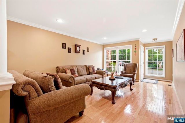 16 Magnolia Way, North Haledon, NJ 07508