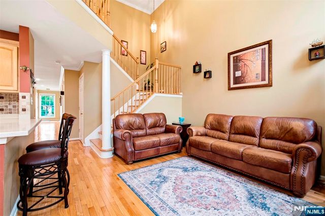 16 Magnolia Way, North Haledon, NJ 07508