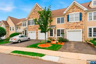 16 Magnolia Way, North Haledon, NJ 07508