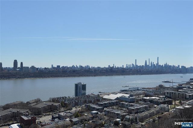 100 Carlyle Drive 14G-NORTH, Cliffside Park, NJ 07010