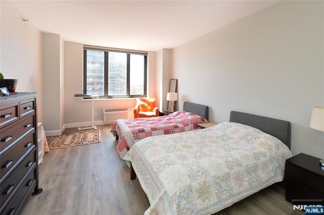 100 Carlyle Drive 14G-NORTH, Cliffside Park, NJ 07010