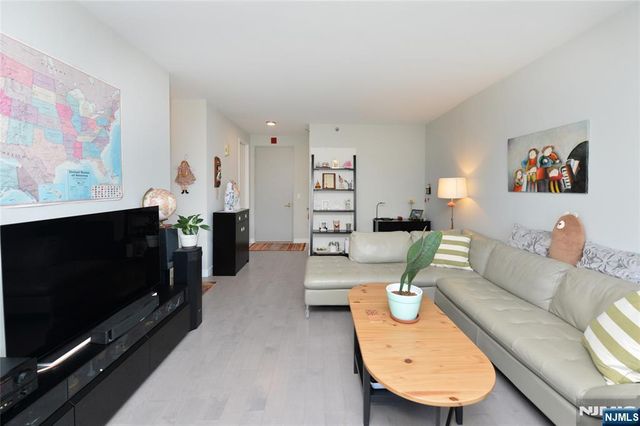 100 Carlyle Drive 14G-NORTH, Cliffside Park, NJ 07010