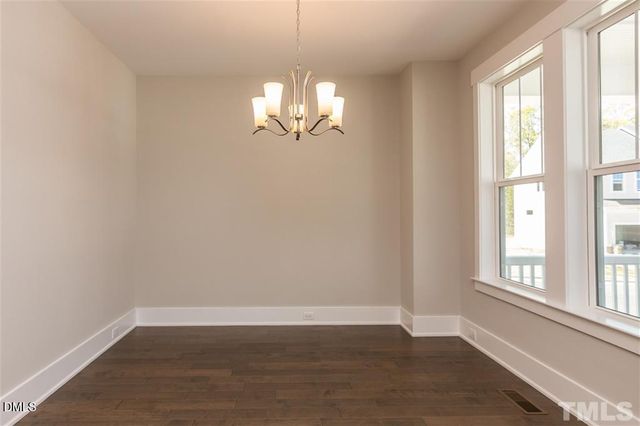 14 Tarwick Avenue, Chapel Hill, NC 27516