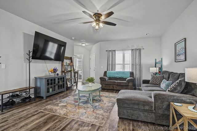 1313 E Toledo Street, Broken Arrow, OK 74012