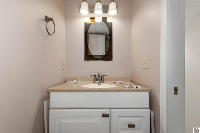 434 Bayshore Drive, Cadiz, KY 42211