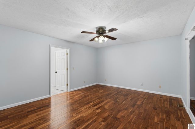 434 Bayshore Drive, Cadiz, KY 42211