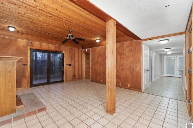 434 Bayshore Drive, Cadiz, KY 42211