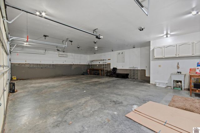 434 Bayshore Drive, Cadiz, KY 42211