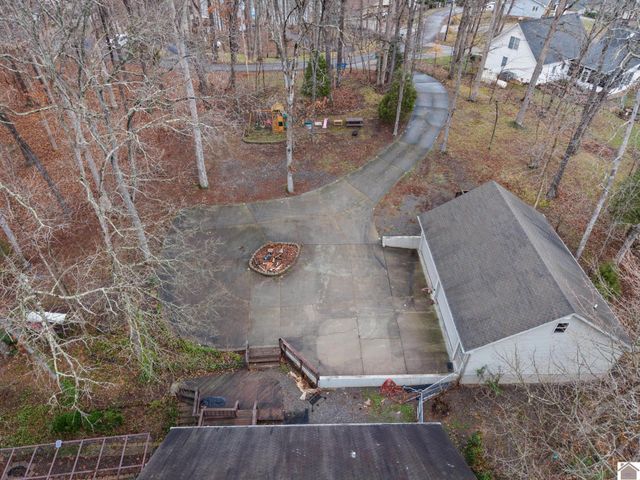 434 Bayshore Drive, Cadiz, KY 42211