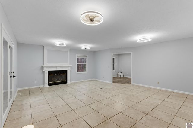 434 Bayshore Drive, Cadiz, KY 42211