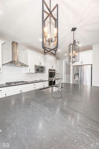15002 Cantor Chase Crossing, Fishers, IN 46040