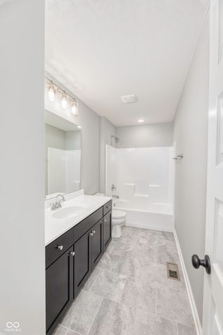 15002 Cantor Chase Crossing, Fishers, IN 46040