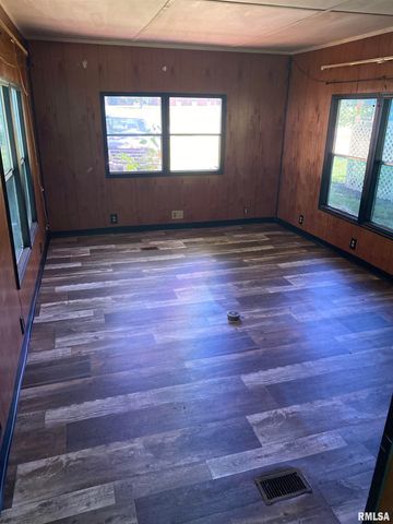 101 POPLAR Street, Desoto, IL 62924