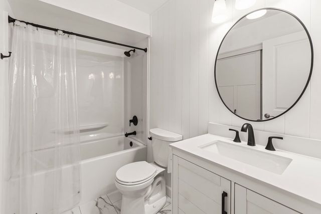101 Lake Hinsdale Drive 108, Willowbrook, IL 60527