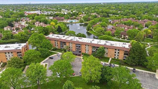 101 Lake Hinsdale Drive 108, Willowbrook, IL 60527