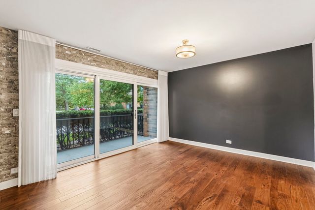 101 Lake Hinsdale Drive 108, Willowbrook, IL 60527
