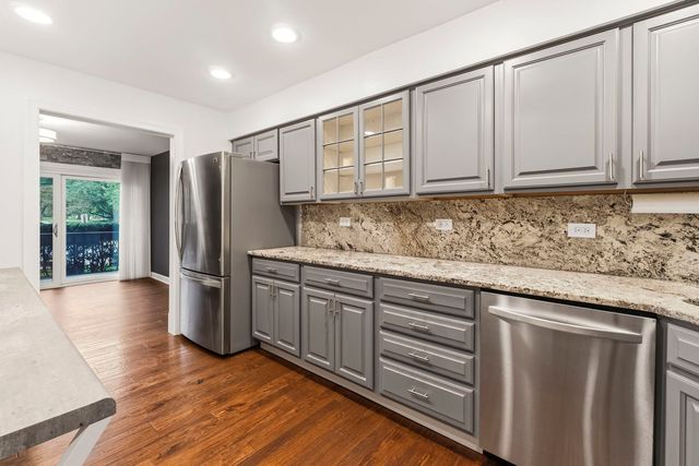 101 Lake Hinsdale Drive 108, Willowbrook, IL 60527