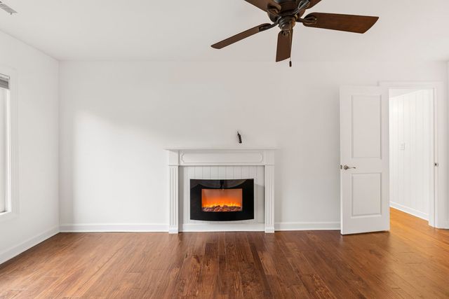 101 Lake Hinsdale Drive 108, Willowbrook, IL 60527