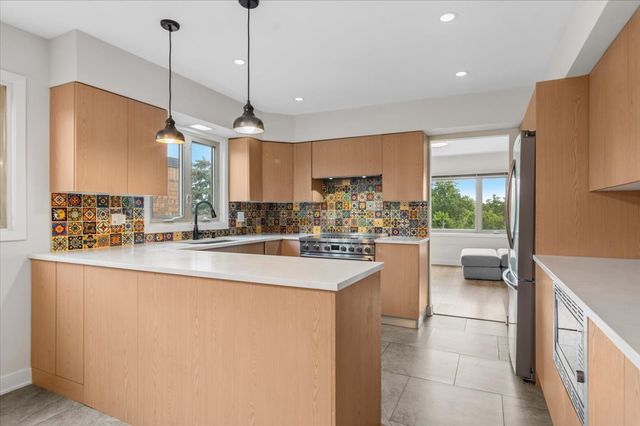 1010 N Harlem Avenue 504, River Forest, IL 60305