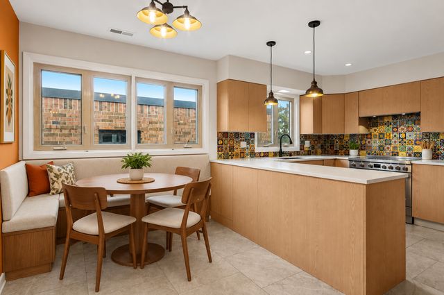 1010 N Harlem Avenue 504, River Forest, IL 60305