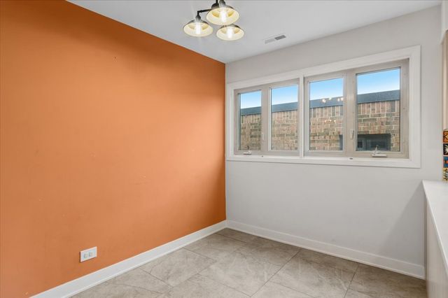 1010 N Harlem Avenue 504, River Forest, IL 60305