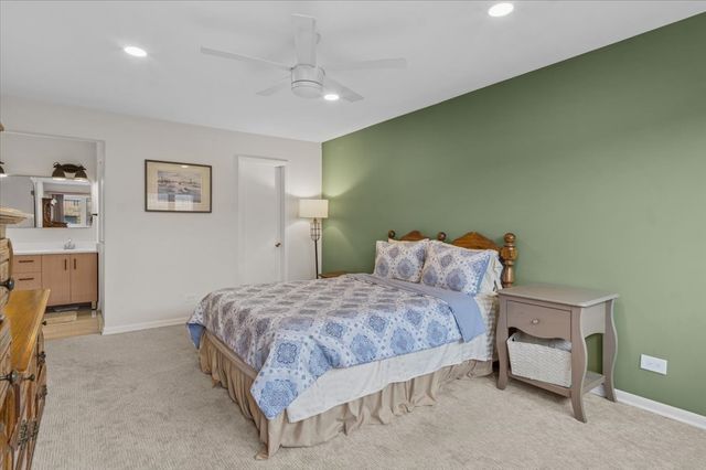 1010 N Harlem Avenue 504, River Forest, IL 60305