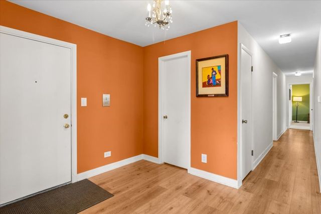 1010 N Harlem Avenue 504, River Forest, IL 60305