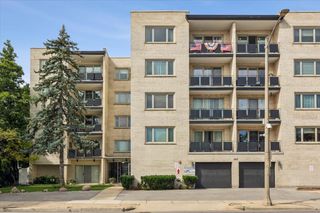 1010 N Harlem Avenue 504, River Forest, IL 60305