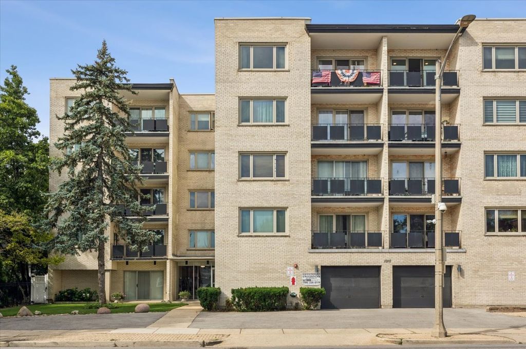 1010 N Harlem Avenue 504, River Forest, IL 60305