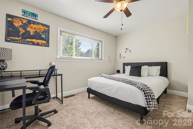 1201 Green Oaks Lane, Charlotte, NC 28205