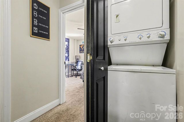 1201 Green Oaks Lane, Charlotte, NC 28205