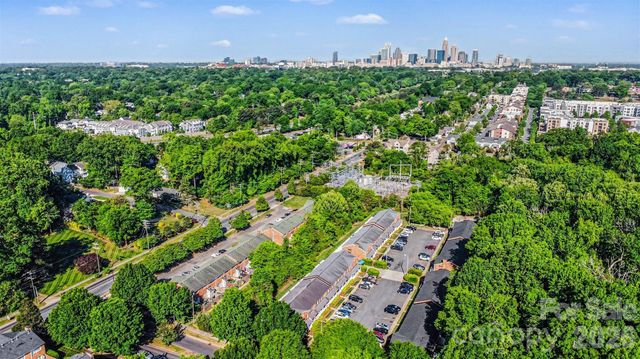 1201 Green Oaks Lane, Charlotte, NC 28205