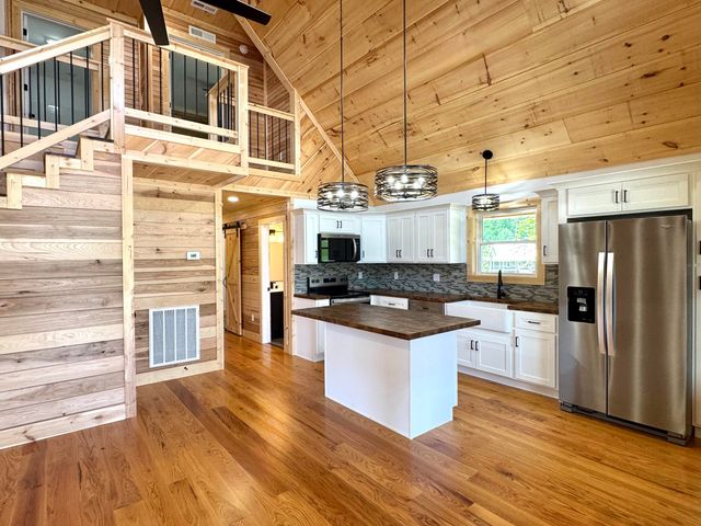 443 Pumpkin Creek Circle, Jamestown, KY 42629