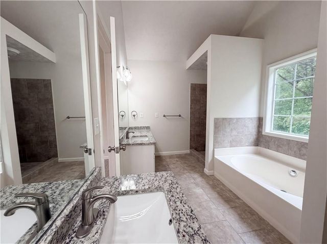 1555 Rose Pointe Drive, Loganville, GA 30052