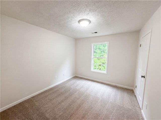 1555 Rose Pointe Drive, Loganville, GA 30052