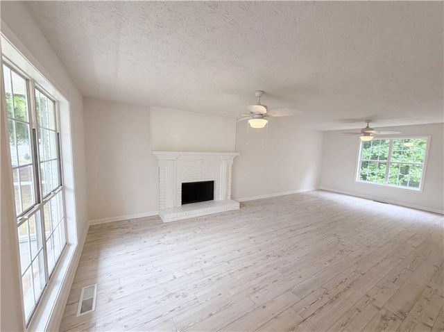 1555 Rose Pointe Drive, Loganville, GA 30052