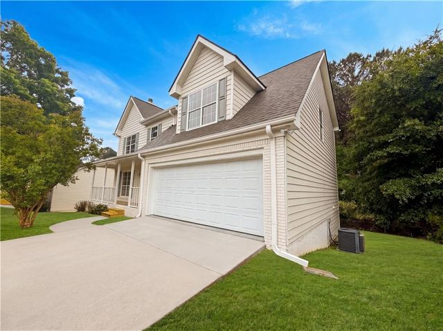 1555 Rose Pointe Drive, Loganville, GA 30052