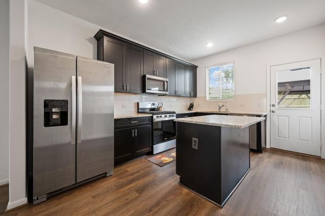 350 Shady Cedar Hill Lane, Willis, TX 77378