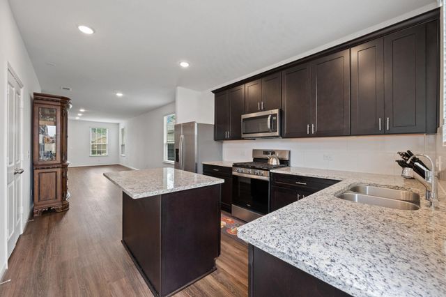 350 Shady Cedar Hill Lane, Willis, TX 77378