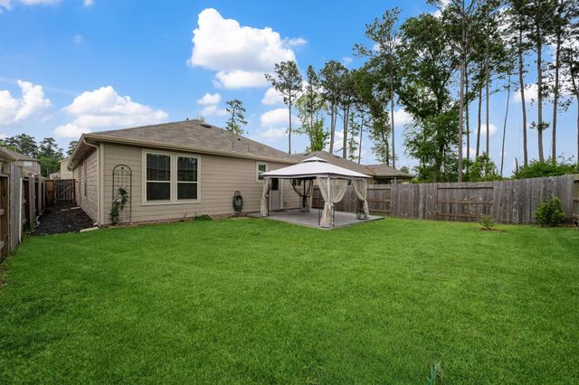350 Shady Cedar Hill Lane, Willis, TX 77378