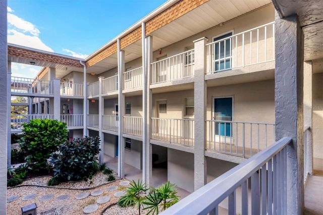 1310 GLEN OAKS DRIVE E 285E, Sarasota, FL 34232