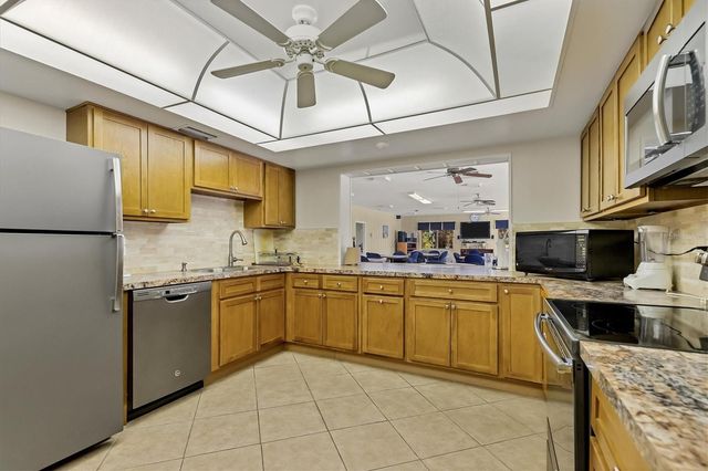 1310 GLEN OAKS DRIVE E 285E, Sarasota, FL 34232