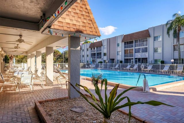 1310 GLEN OAKS DRIVE E 285E, Sarasota, FL 34232